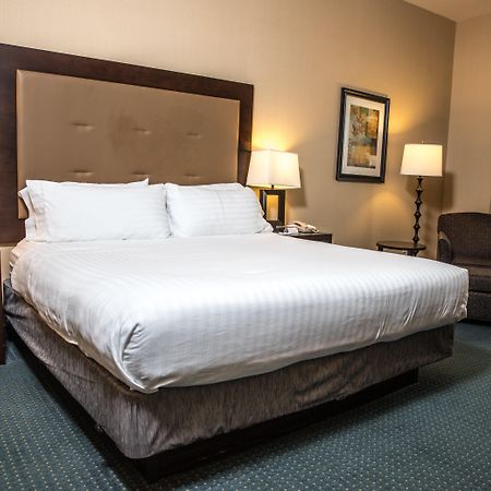 Holiday Inn Express & Suites Detroit - Novi By Ihg Екстериор снимка