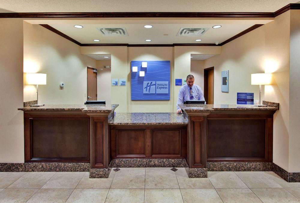 Holiday Inn Express & Suites Detroit - Novi By Ihg Екстериор снимка