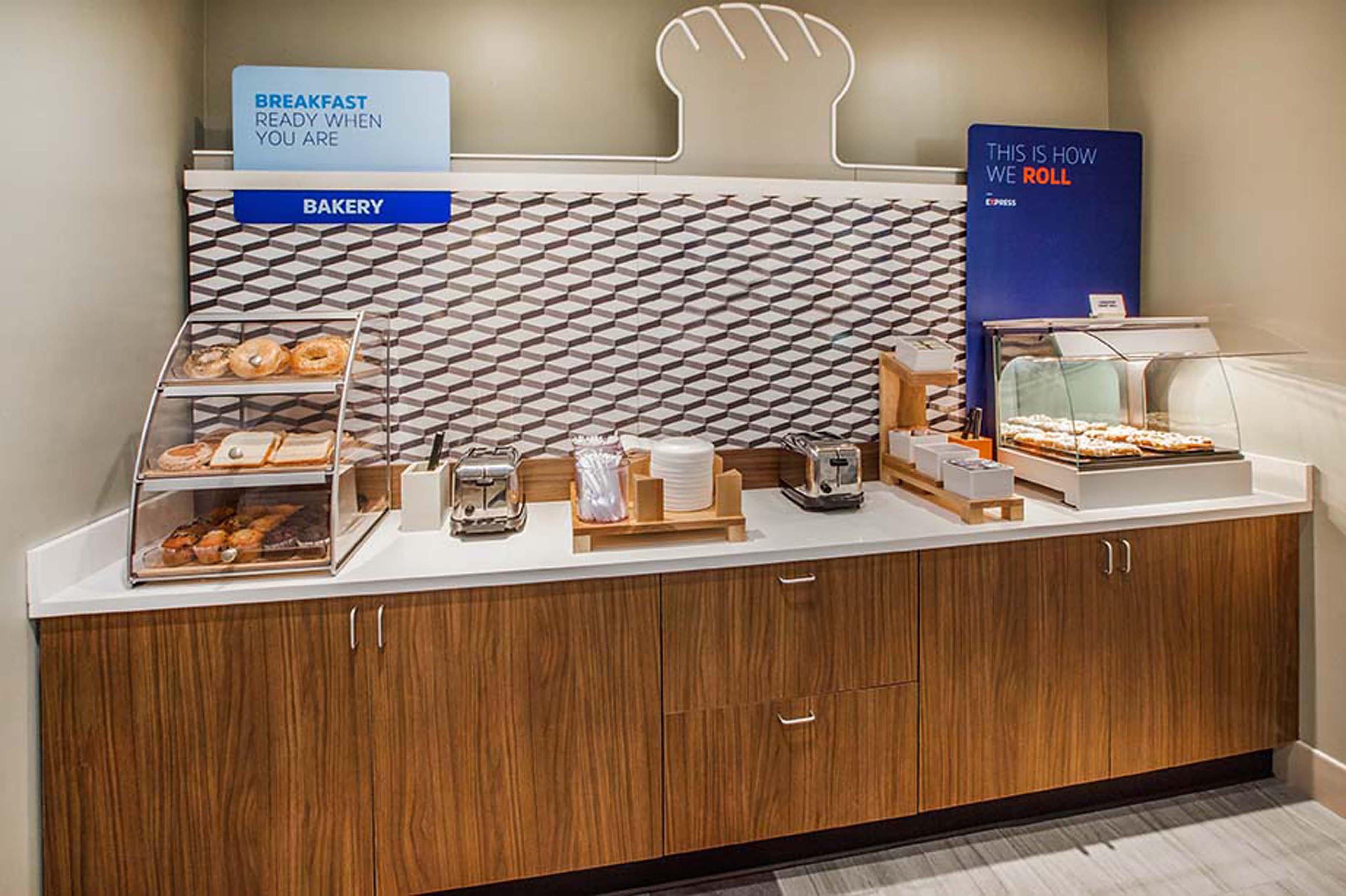 Holiday Inn Express & Suites Detroit - Novi By Ihg Екстериор снимка