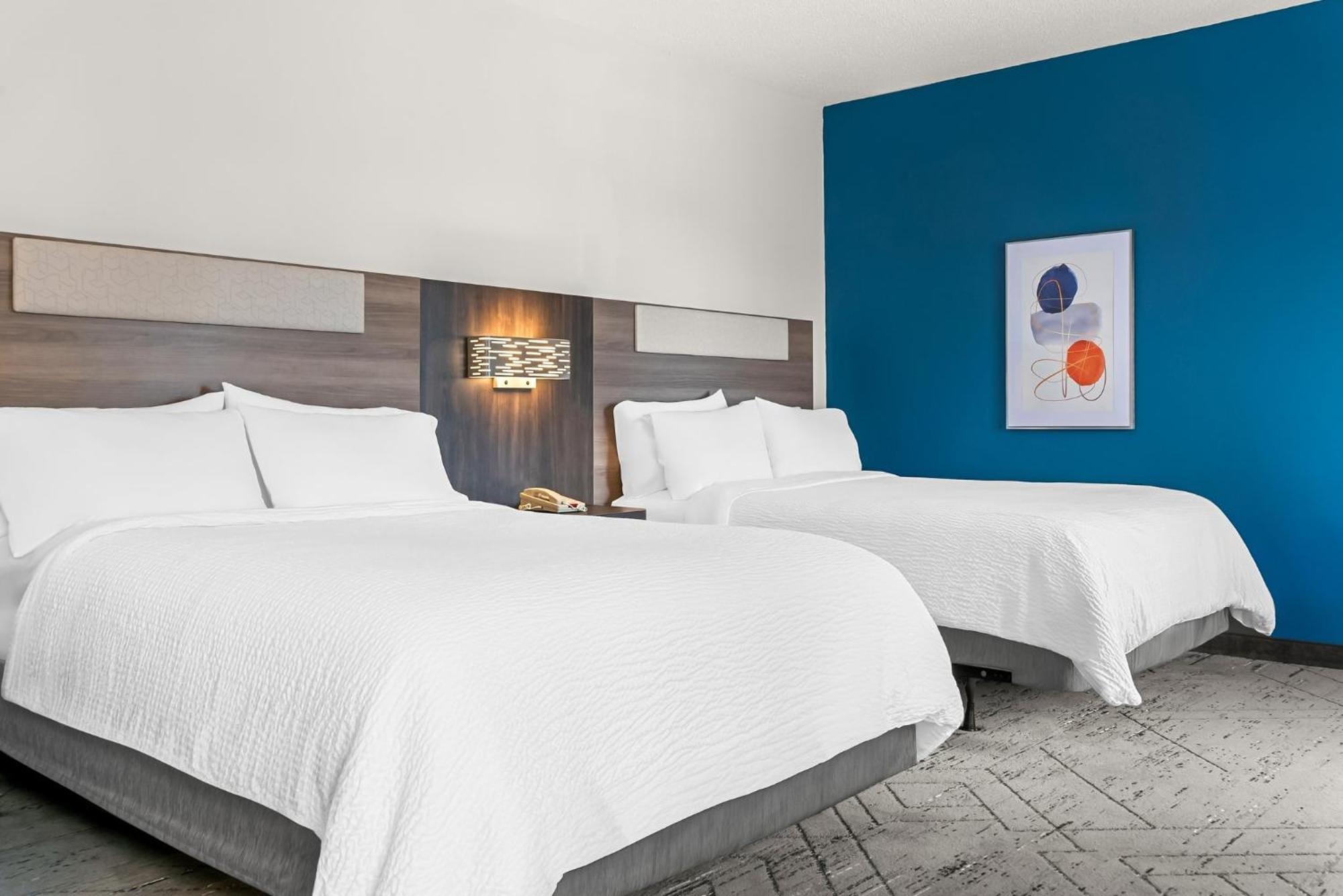 Holiday Inn Express & Suites Detroit - Novi By Ihg Екстериор снимка