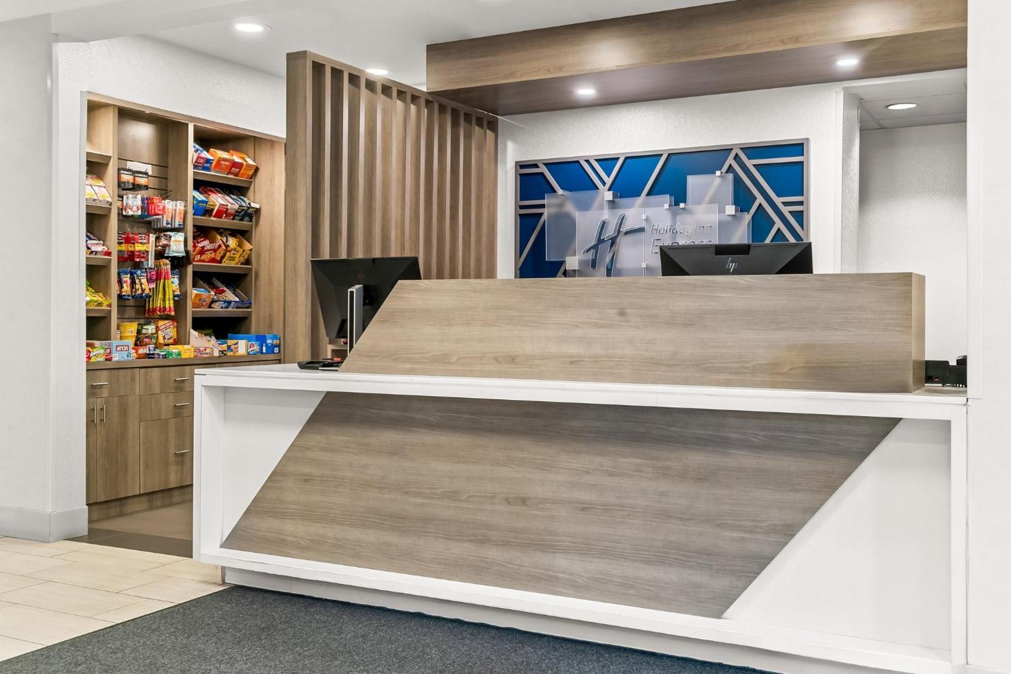Holiday Inn Express & Suites Detroit - Novi By Ihg Екстериор снимка