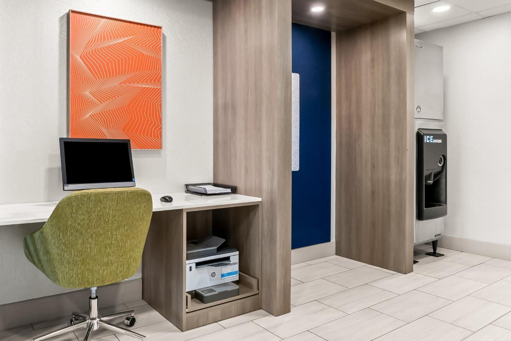 Holiday Inn Express & Suites Detroit - Novi By Ihg Екстериор снимка