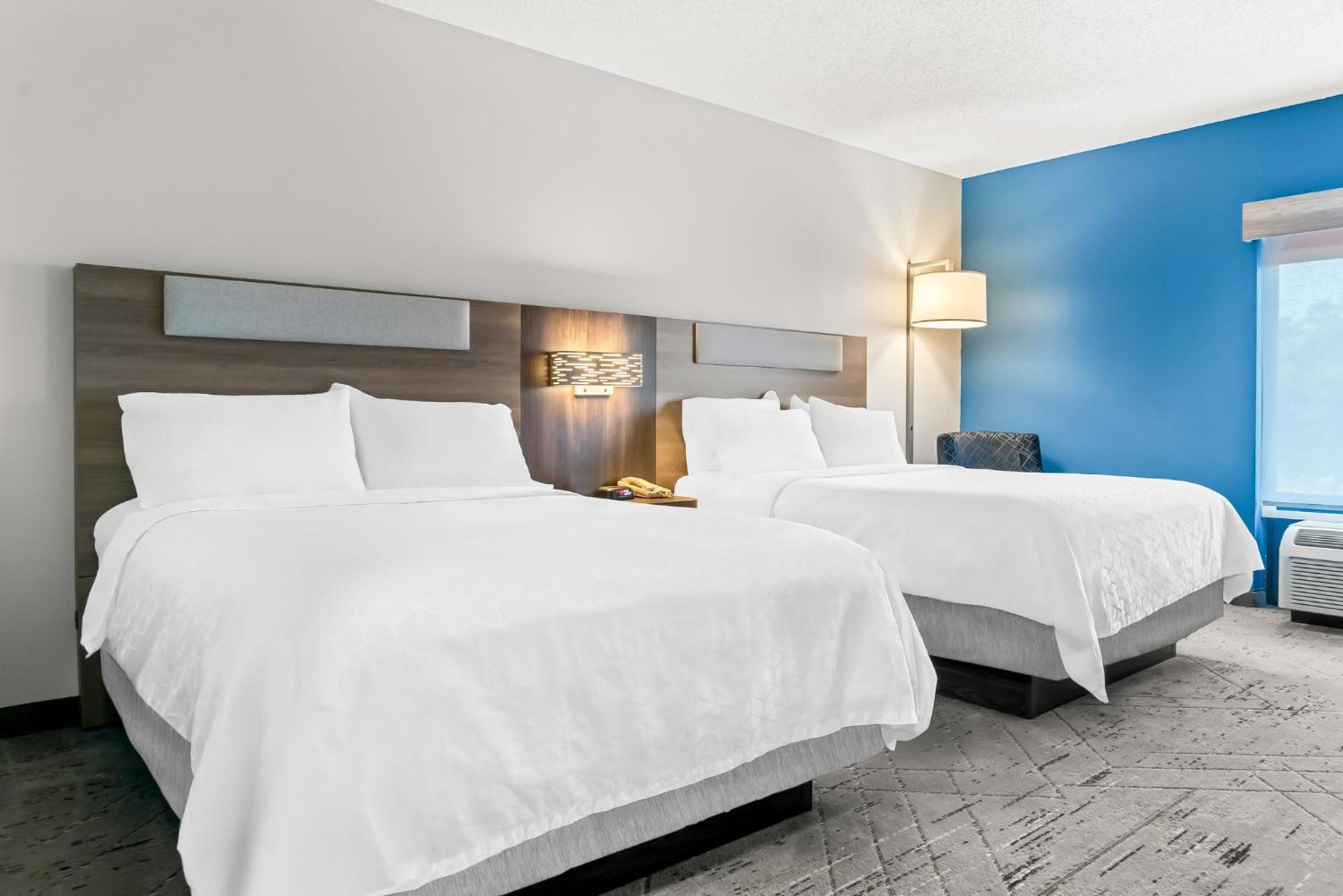 Holiday Inn Express & Suites Detroit - Novi By Ihg Екстериор снимка