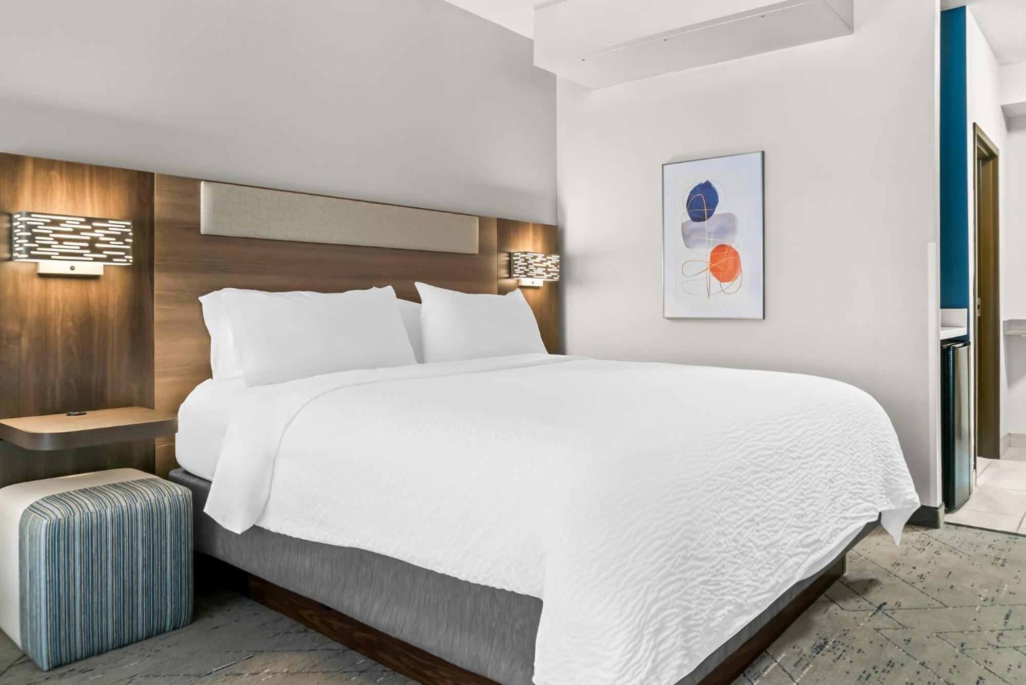 Holiday Inn Express & Suites Detroit - Novi By Ihg Екстериор снимка