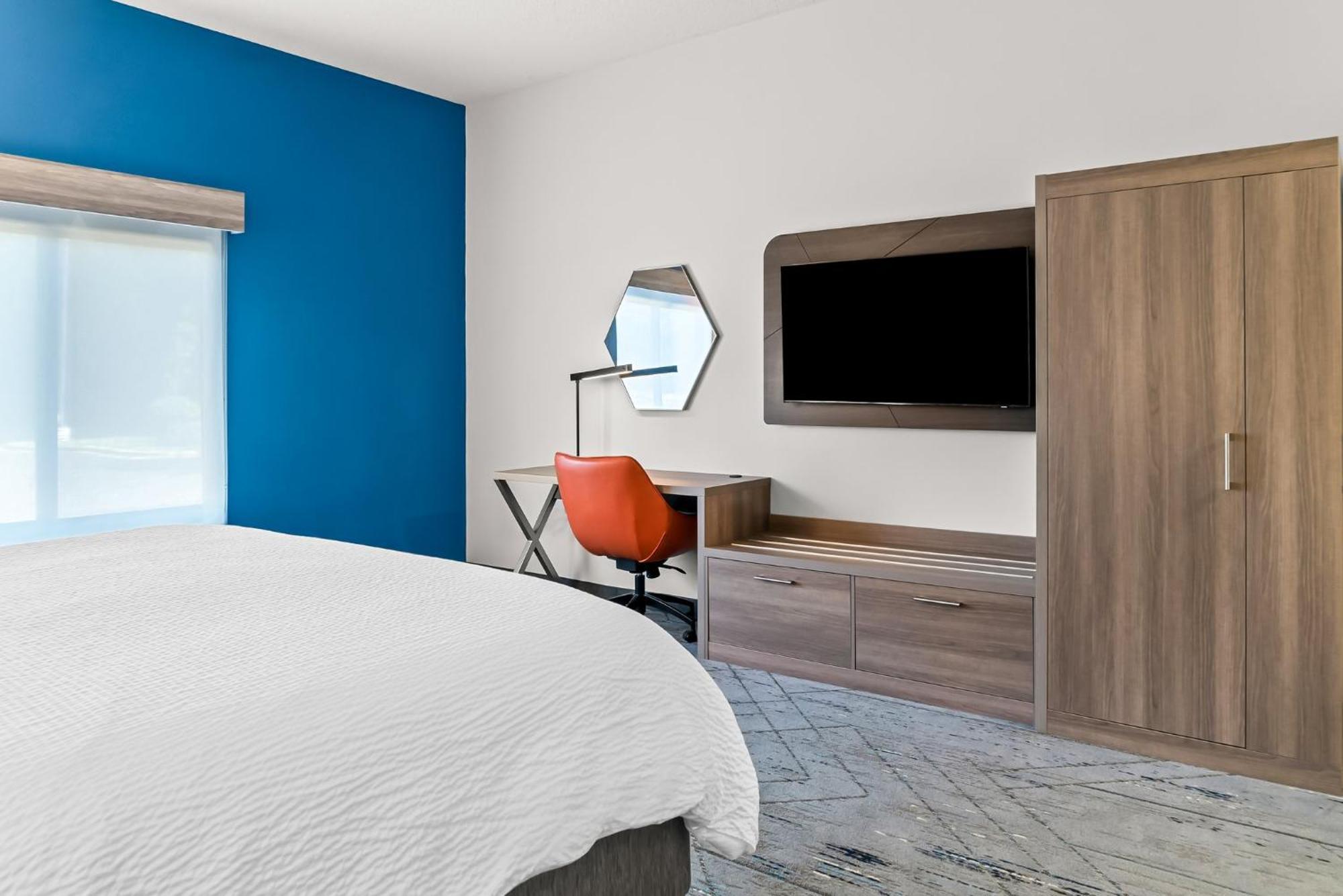Holiday Inn Express & Suites Detroit - Novi By Ihg Екстериор снимка