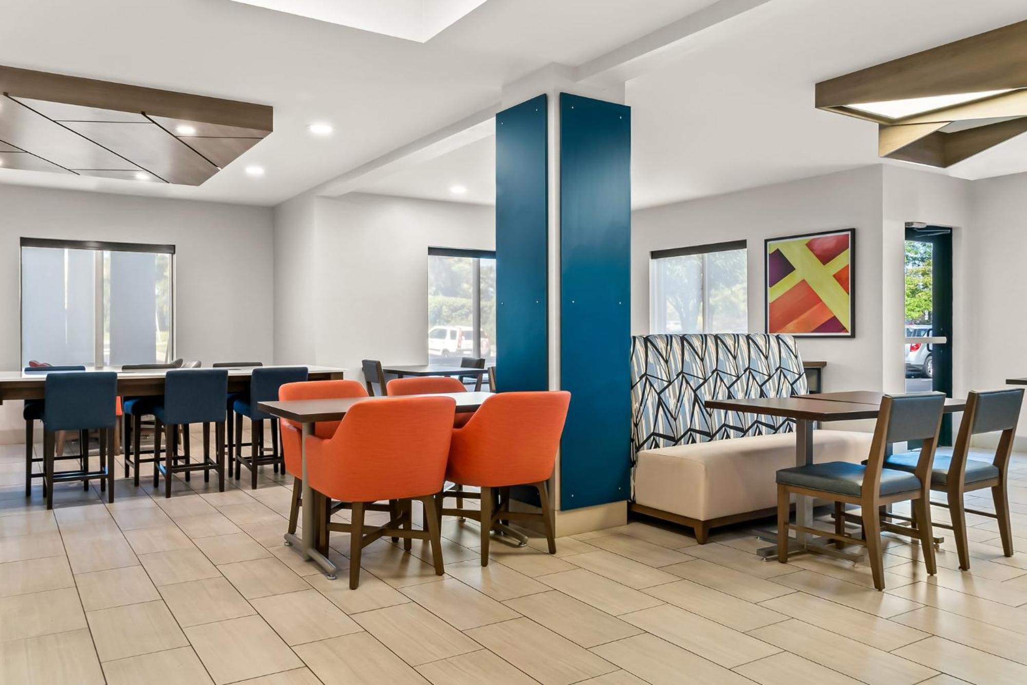 Holiday Inn Express & Suites Detroit - Novi By Ihg Екстериор снимка