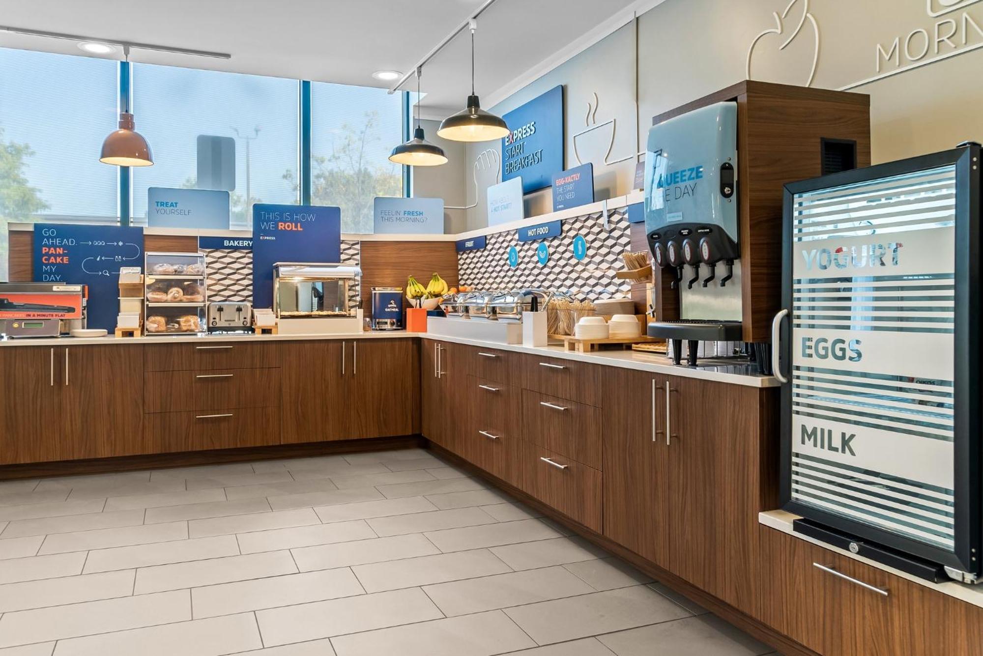 Holiday Inn Express & Suites Detroit - Novi By Ihg Екстериор снимка