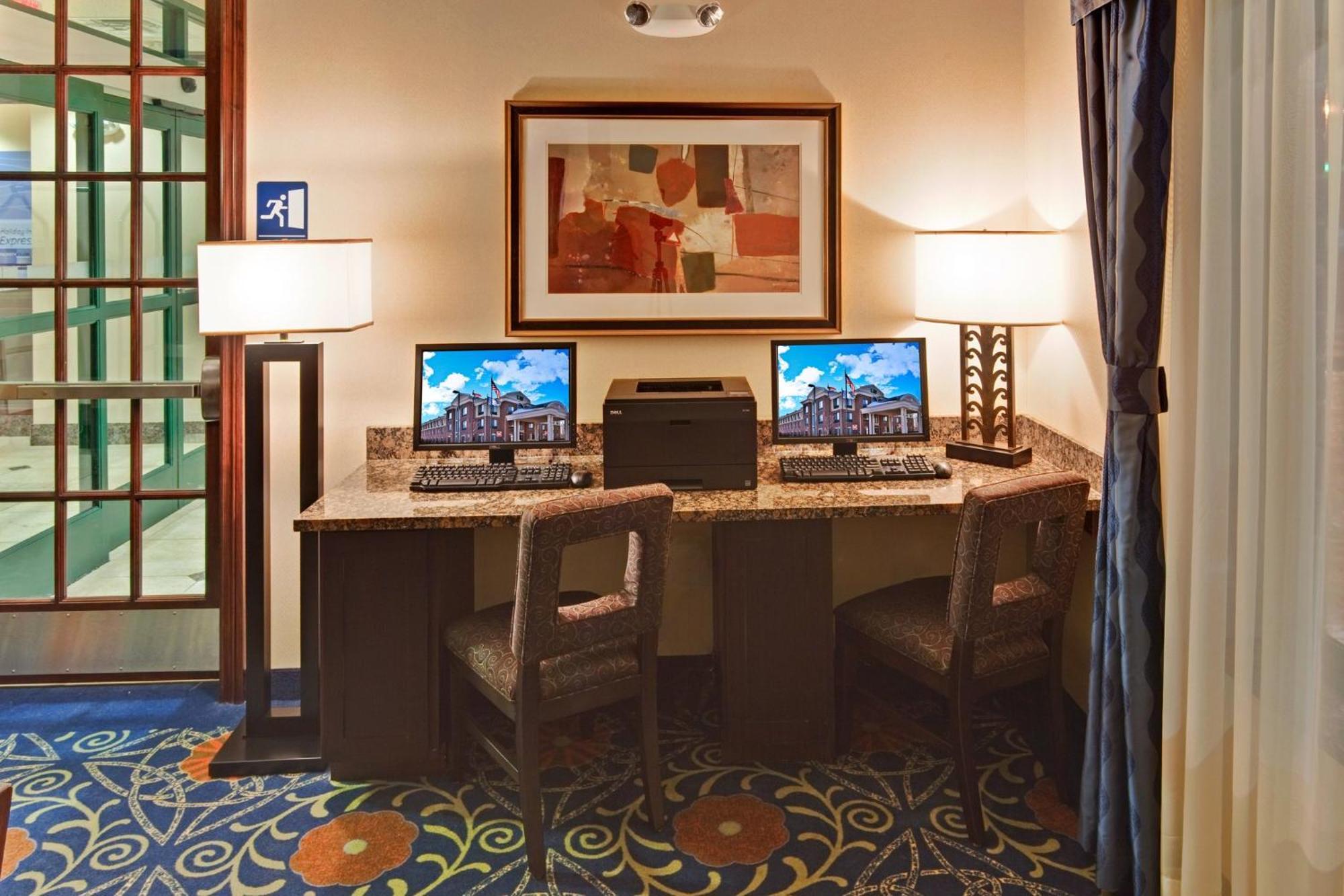 Holiday Inn Express & Suites Detroit - Novi By Ihg Екстериор снимка