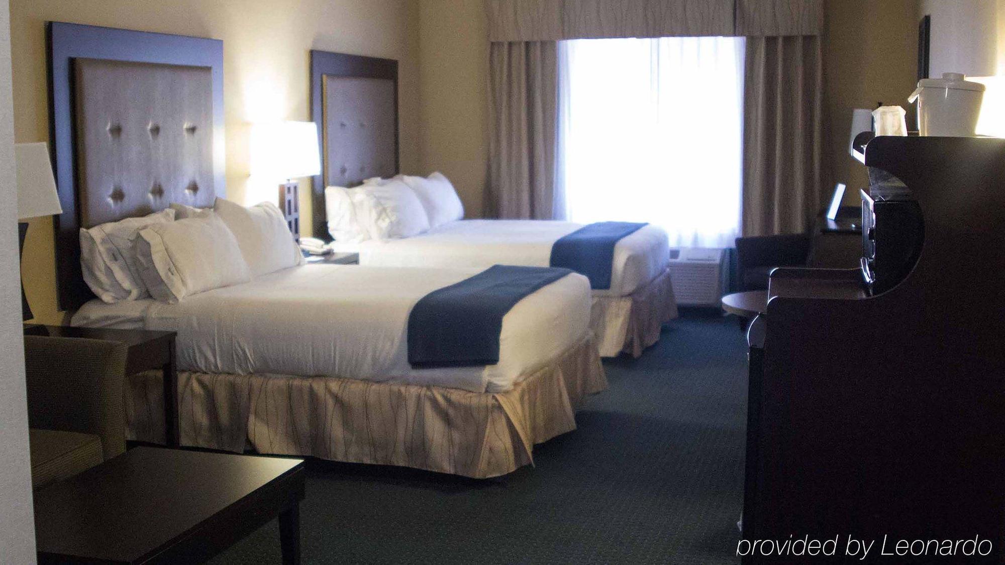Holiday Inn Express & Suites Detroit - Novi By Ihg Екстериор снимка