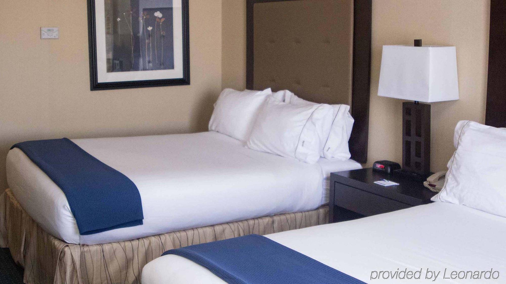 Holiday Inn Express & Suites Detroit - Novi By Ihg Екстериор снимка